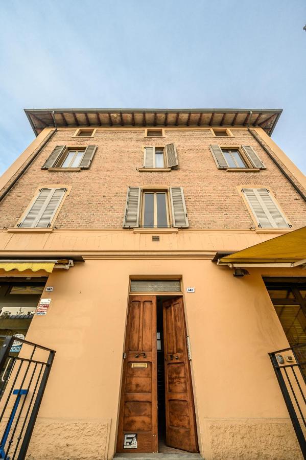 Apartment Emilia Young Modena